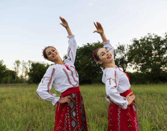 Народни танци
